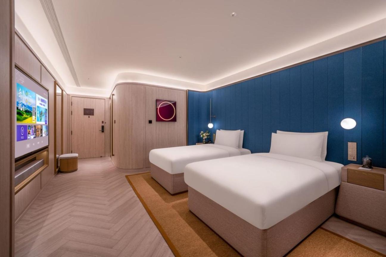 Hotel Orange Crystal Anting 4*